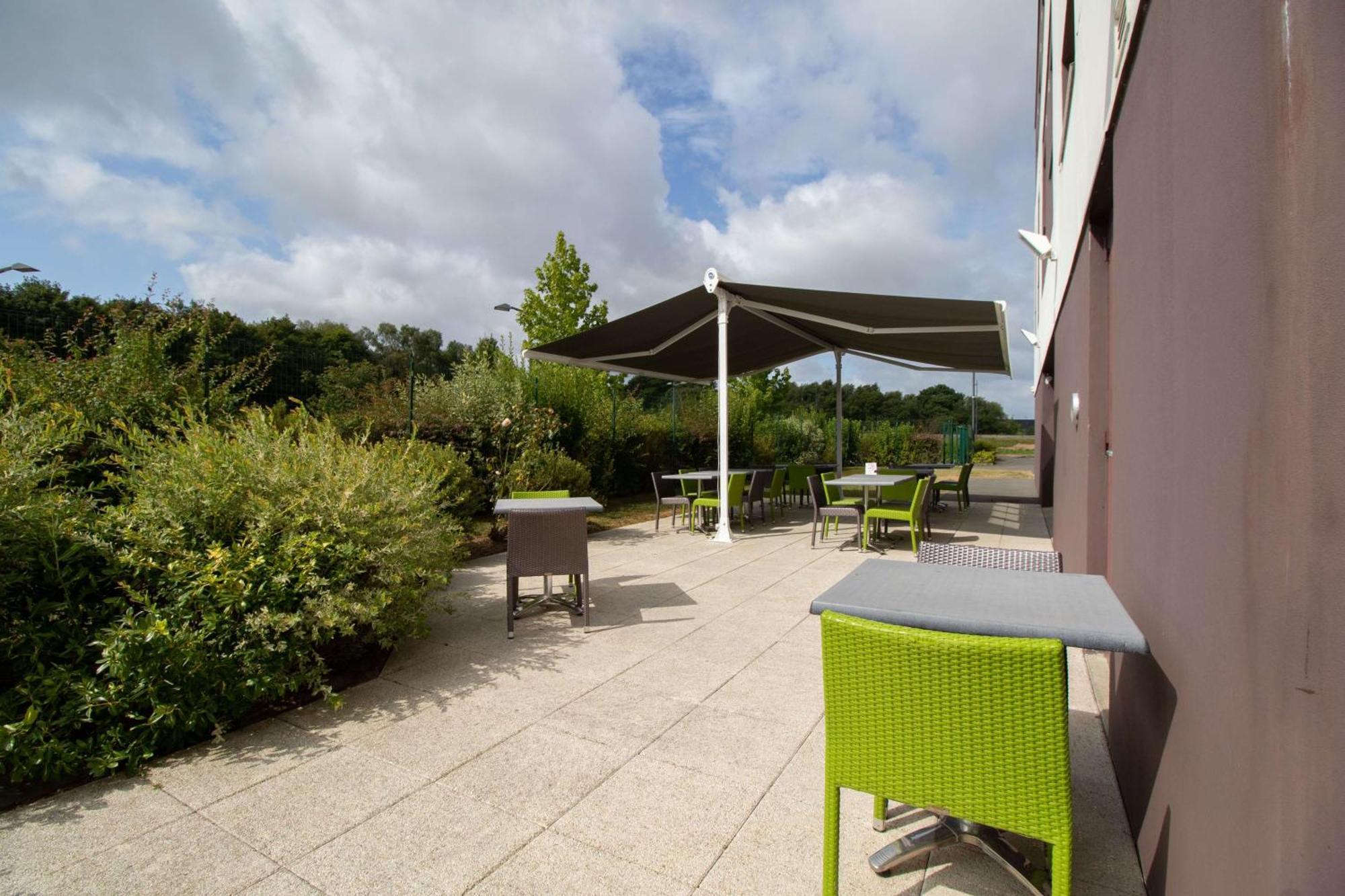 Brit Hotel Saint-Meen-Le-Grand En Broceliande Exterior foto