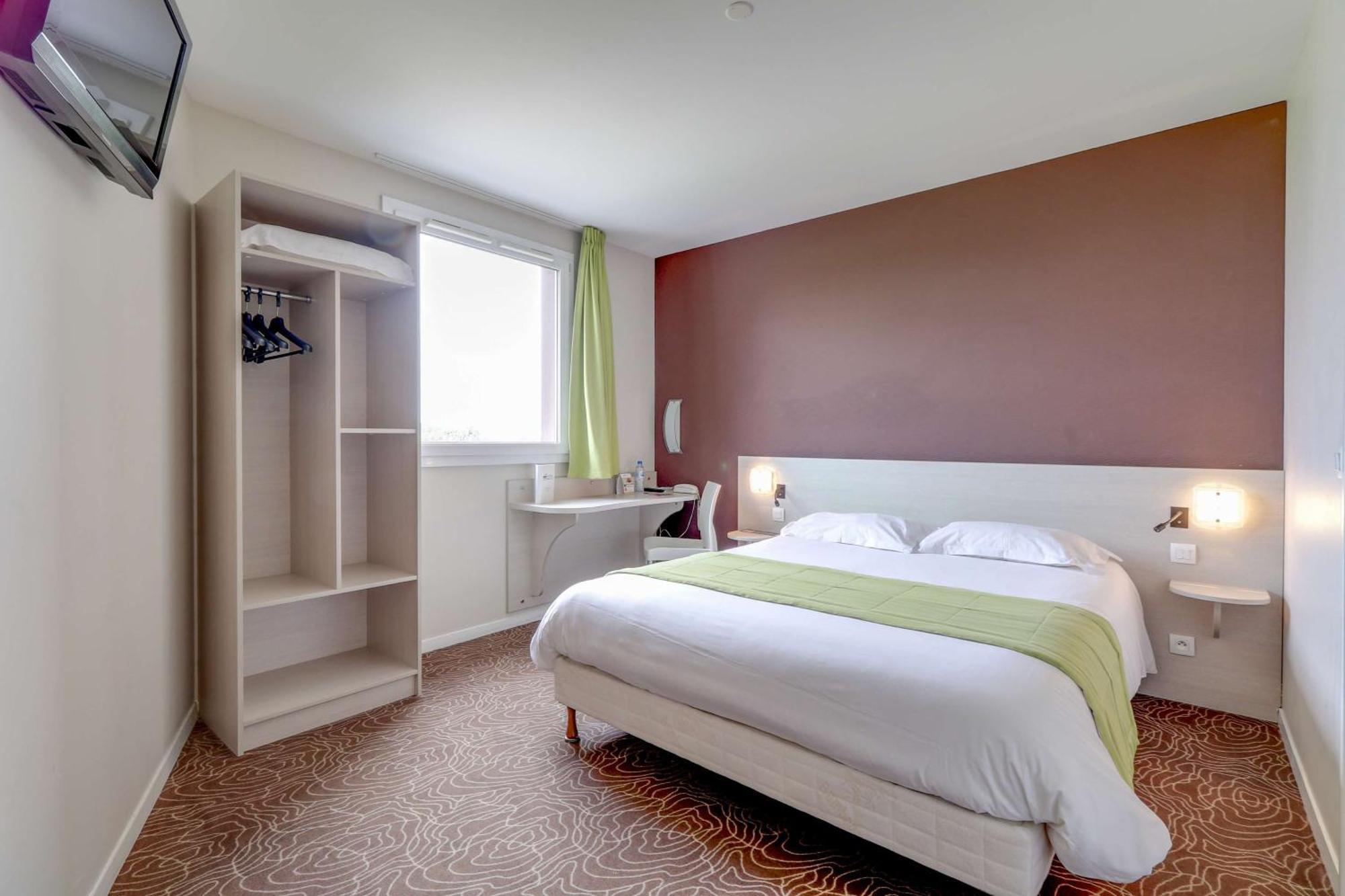Brit Hotel Saint-Meen-Le-Grand En Broceliande Exterior foto