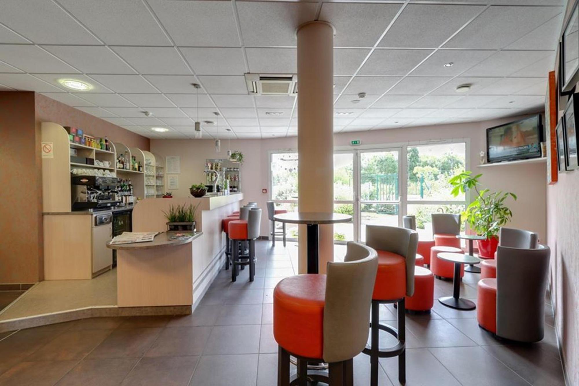 Brit Hotel Saint-Meen-Le-Grand En Broceliande Exterior foto