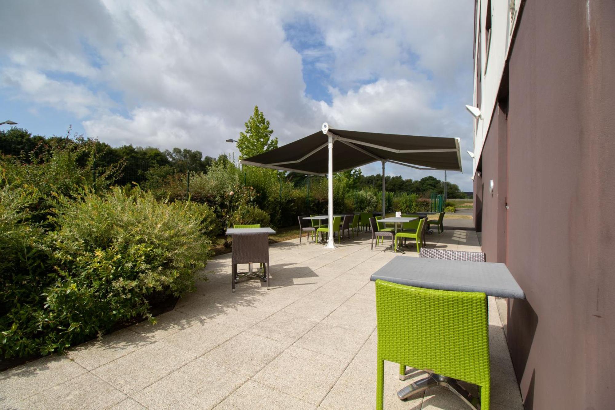 Brit Hotel Saint-Meen-Le-Grand En Broceliande Exterior foto